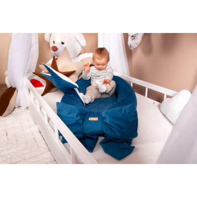 Culla per neonato in poliestere con fiocco Culla per neonato in poliestere con fiocco